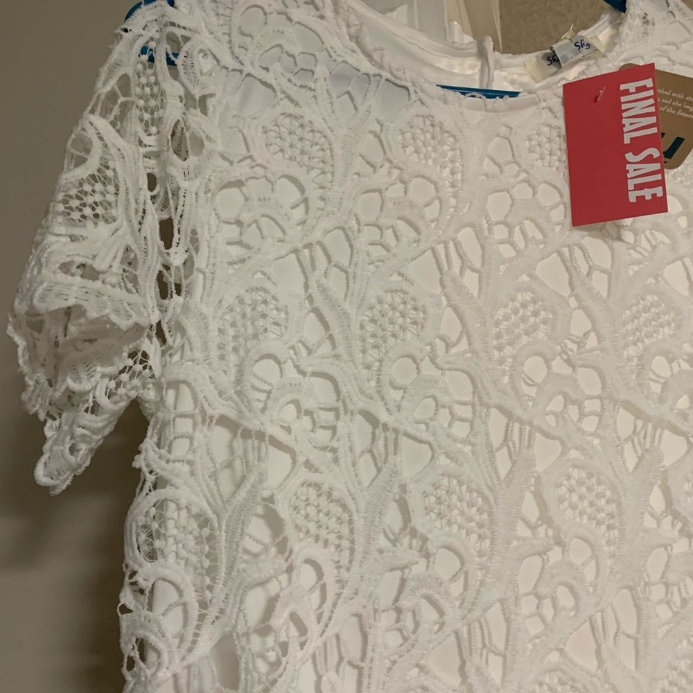 White dress - Picture 5 of 7